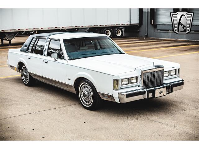 1985 Lincoln Town Car (CC-1941071) for sale in O'Fallon, Illinois