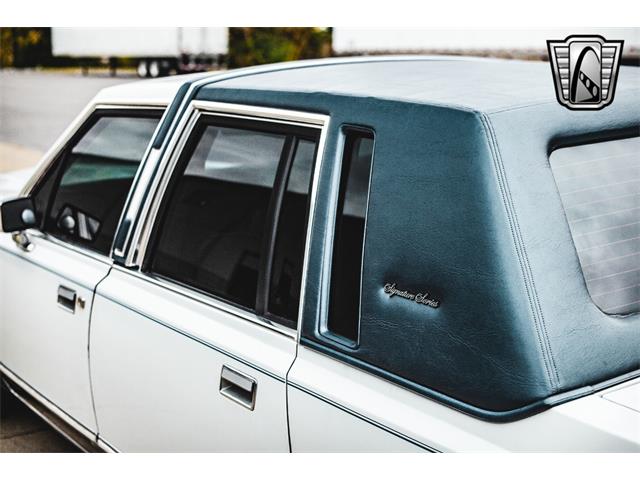 1985 Lincoln Town Car (CC-1941071) for sale in O'Fallon, Illinois