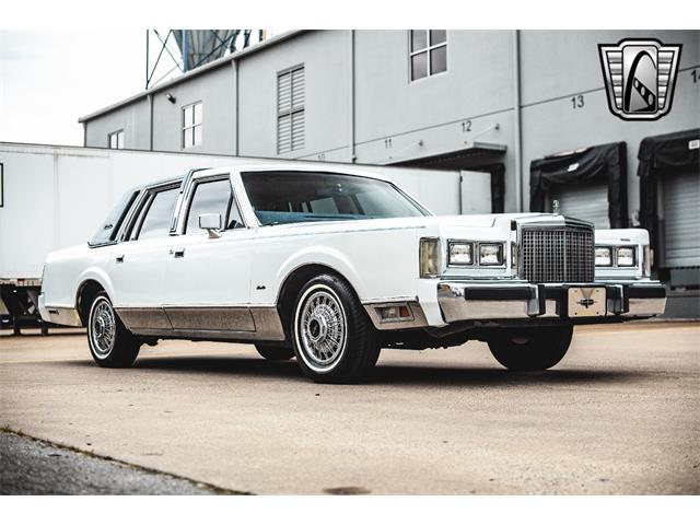 1985 Lincoln Town Car (CC-1941071) for sale in O'Fallon, Illinois