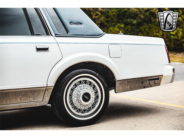 1985 Lincoln Town Car (CC-1941071) for sale in O'Fallon, Illinois