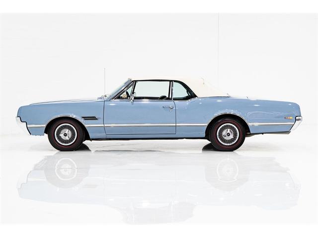 1966 Oldsmobile 442 (CC-1943257) for sale in Montreal, Quebec
