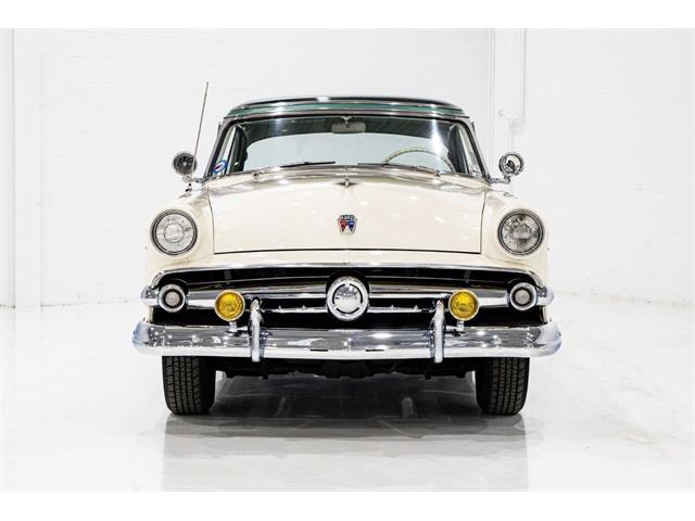 1954 Ford Crestline (CC-1943298) for sale in Montreal, Quebec