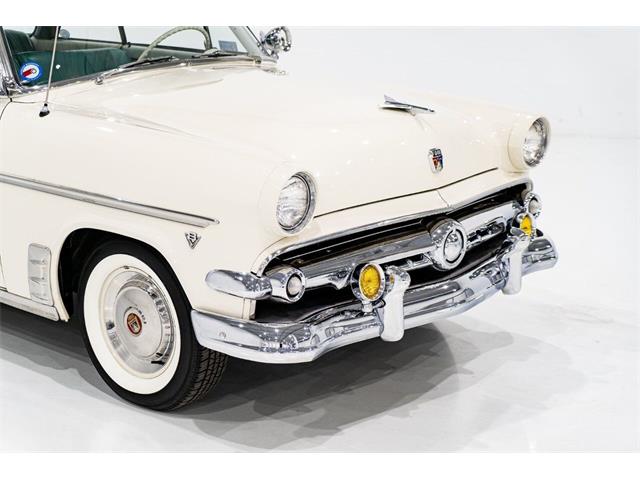 1954 Ford Crestline (CC-1943298) for sale in Montreal, Quebec