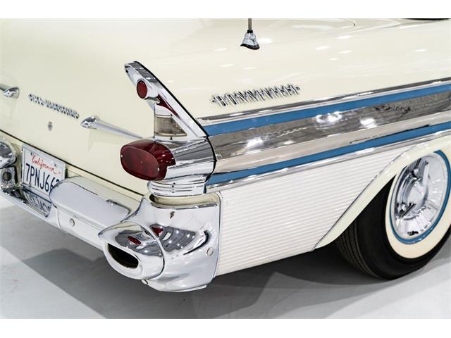 1957 Pontiac Bonneville (CC-1943313) for sale in Montreal, Quebec