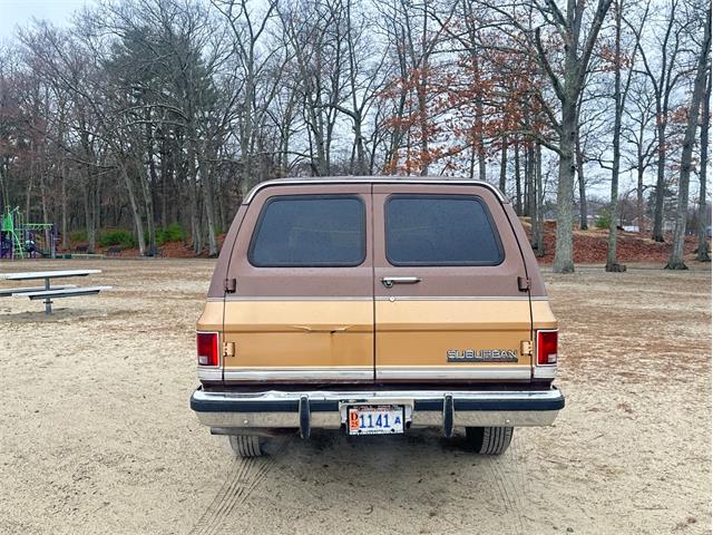 1988 Chevrolet Suburban (CC-1943908) for sale in Charlton, Massachusetts