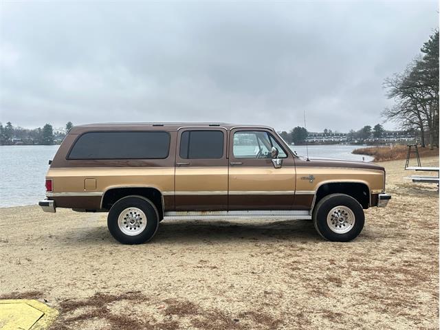 1988 Chevrolet Suburban (CC-1943908) for sale in Charlton, Massachusetts