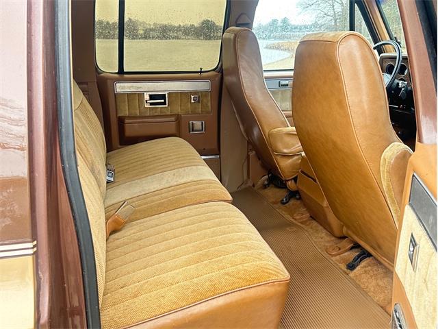 1988 Chevrolet Suburban (CC-1943908) for sale in Charlton, Massachusetts