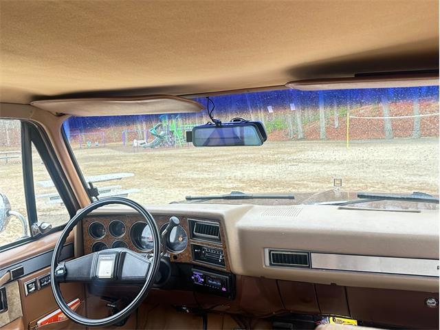 1988 Chevrolet Suburban (CC-1943908) for sale in Charlton, Massachusetts