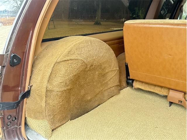1988 Chevrolet Suburban (CC-1943908) for sale in Charlton, Massachusetts
