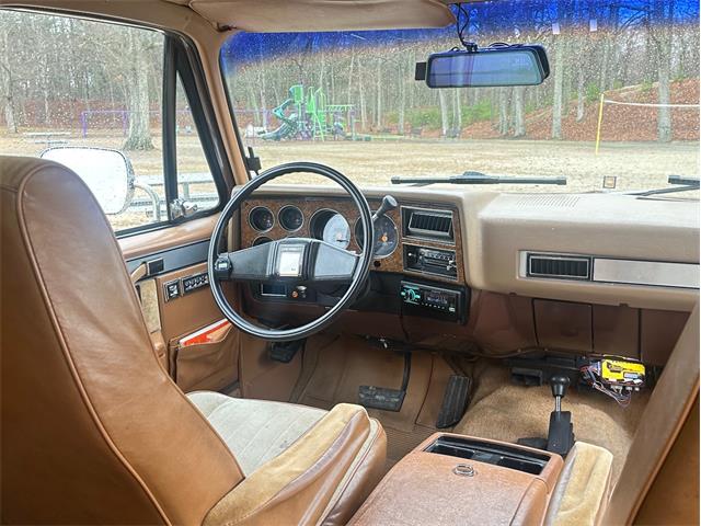 1988 Chevrolet Suburban (CC-1943908) for sale in Charlton, Massachusetts