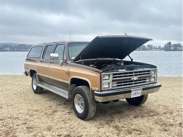 1988 Chevrolet Suburban (CC-1943908) for sale in Charlton, Massachusetts