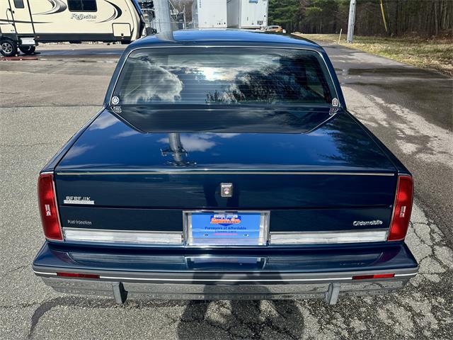 1986 Oldsmobile 98 Regency Brougham (CC-1946401) for sale in ABINGTON, Massachusetts