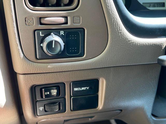 2000 Nissan Pathfinder (CC-1948060) for sale in Seattle, Washington