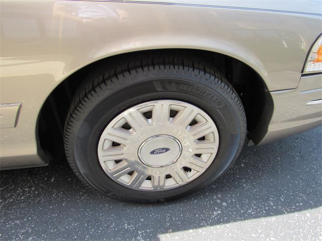 2003 Ford Crown Victoria (CC-1955113) for sale in Mill Hall, Pennsylvania