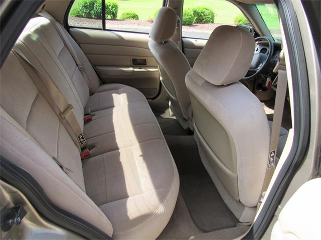 2003 Ford Crown Victoria (CC-1955113) for sale in Mill Hall, Pennsylvania