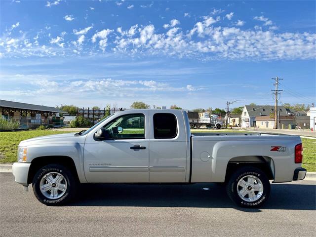 2010 Chevrolet Silverado 1500 (CC-1956943) for sale in Arlington Heights, Illinois