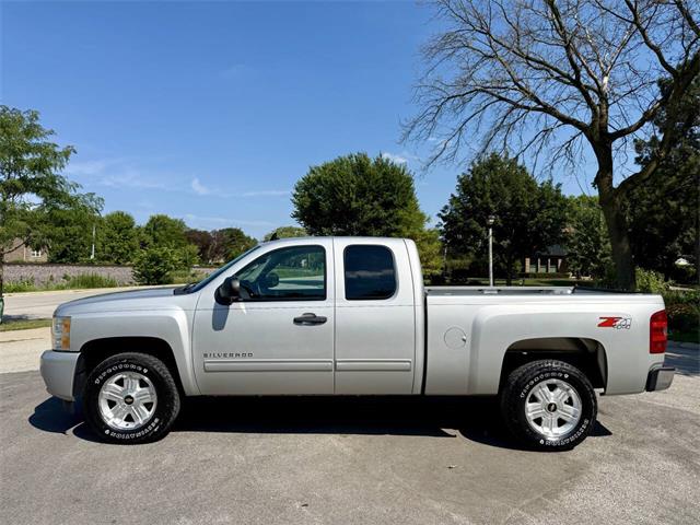 2010 Chevrolet Silverado 1500 (CC-1956943) for sale in Arlington Heights, Illinois