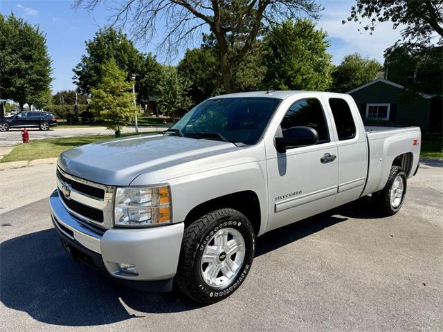 2010 Chevrolet Silverado 1500 (CC-1956943) for sale in Arlington Heights, Illinois