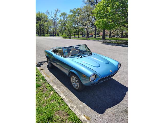 1981 Fiat 124 Spider 2000 (CC-1964227) for sale in St. Louis, Missouri