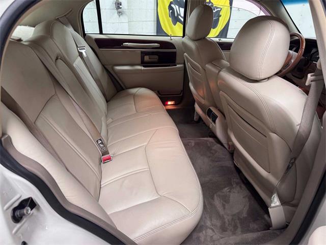 2004 Lincoln Town Car (CC-1981824) for sale in Edison, New Jersey