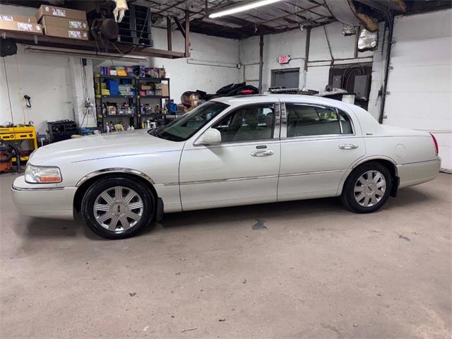 2004 Lincoln Town Car (CC-1981824) for sale in Edison, New Jersey
