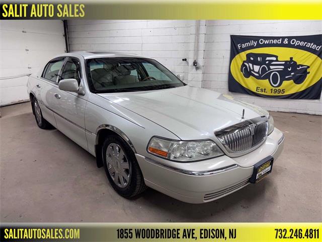 2004 Lincoln Town Car (CC-1981824) for sale in Edison, New Jersey