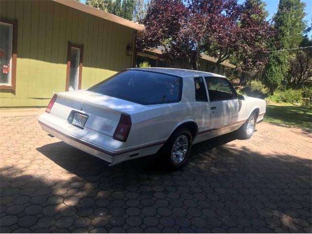 Stilvolle Cadillac Monte Carlo Bildnull