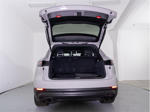 2023 Porsche Cayenne (CC-2005035) for sale in Ventura, California