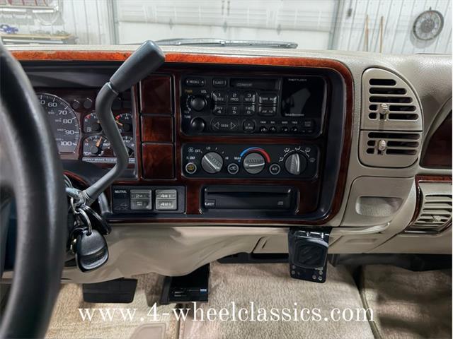 1999 Chevrolet Suburban (CC-2013243) for sale in Holland , Michigan
