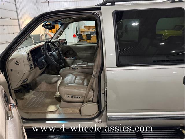 1999 Chevrolet Suburban (CC-2013243) for sale in Holland , Michigan
