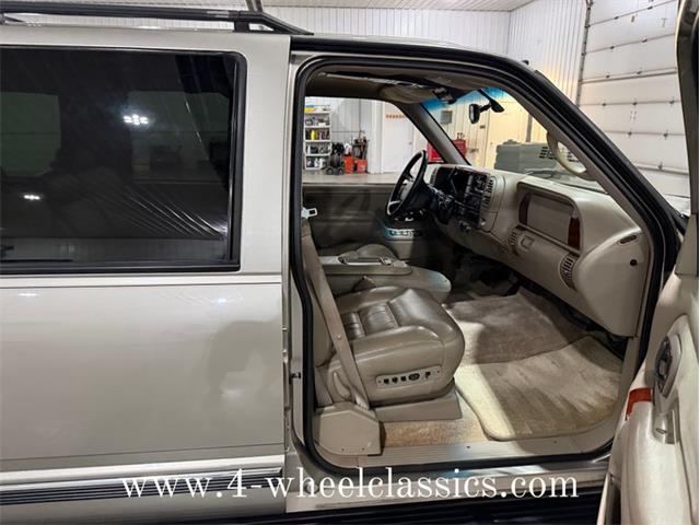 1999 Chevrolet Suburban (CC-2013243) for sale in Holland , Michigan