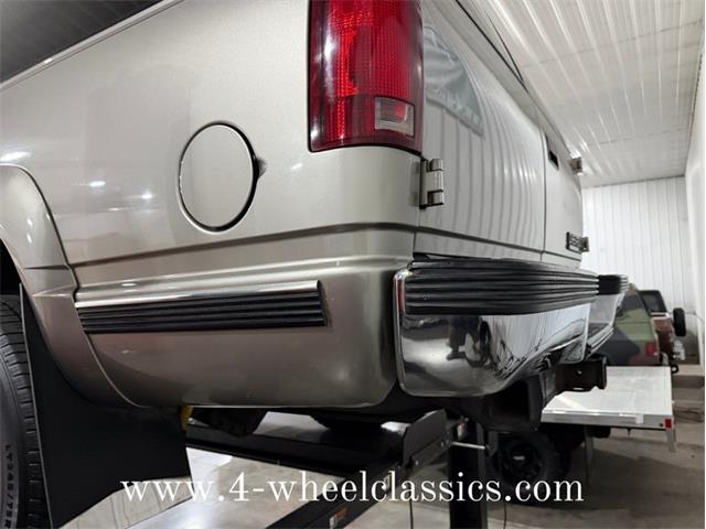 1999 Chevrolet Suburban (CC-2013243) for sale in Holland , Michigan
