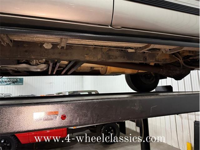 1999 Chevrolet Suburban (CC-2013243) for sale in Holland , Michigan