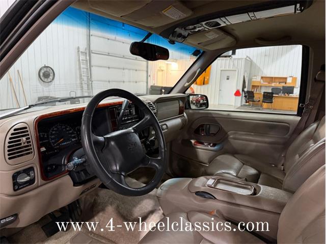 1999 Chevrolet Suburban (CC-2013243) for sale in Holland , Michigan