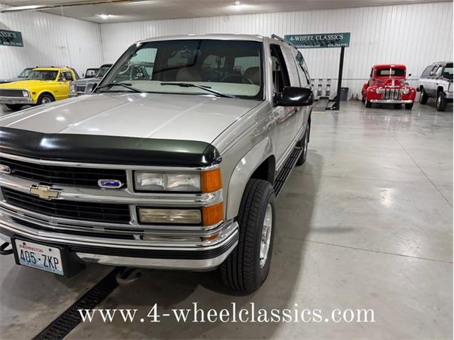 1999 Chevrolet Suburban (CC-2013243) for sale in Holland , Michigan
