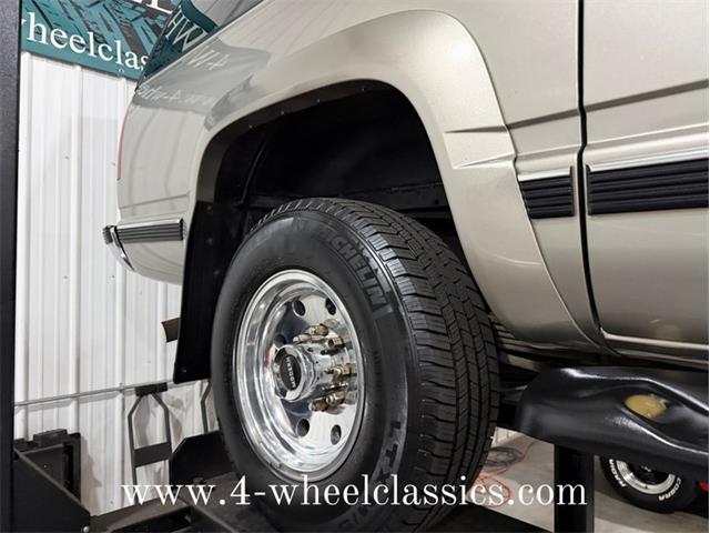 1999 Chevrolet Suburban (CC-2013243) for sale in Holland , Michigan