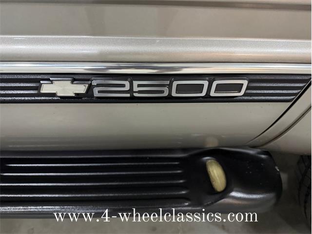 1999 Chevrolet Suburban (CC-2013243) for sale in Holland , Michigan