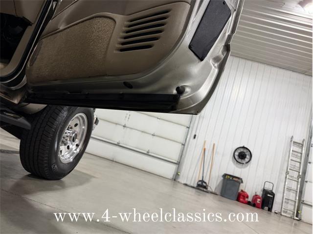 1999 Chevrolet Suburban (CC-2013243) for sale in Holland , Michigan
