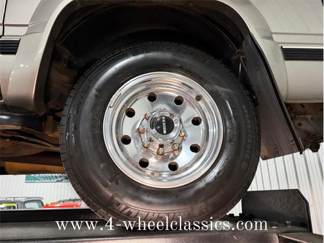 1999 Chevrolet Suburban (CC-2013243) for sale in Holland , Michigan