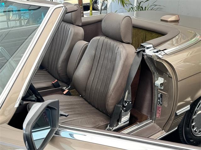 1987 Mercedes-Benz 560 (CC-2019437) for sale in Los Angeles, California