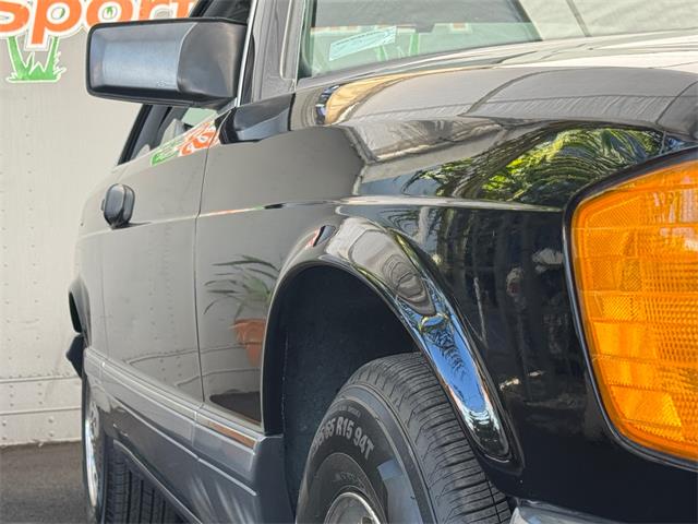 1989 Mercedes-Benz 560 (CC-2019492) for sale in Los Angeles, California