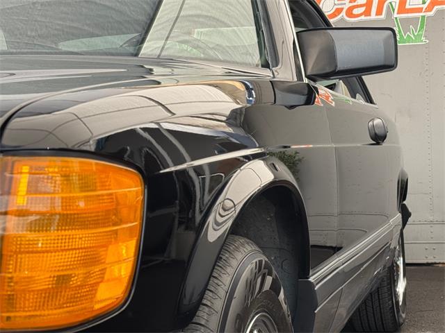 1989 Mercedes-Benz 560 (CC-2019492) for sale in Los Angeles, California