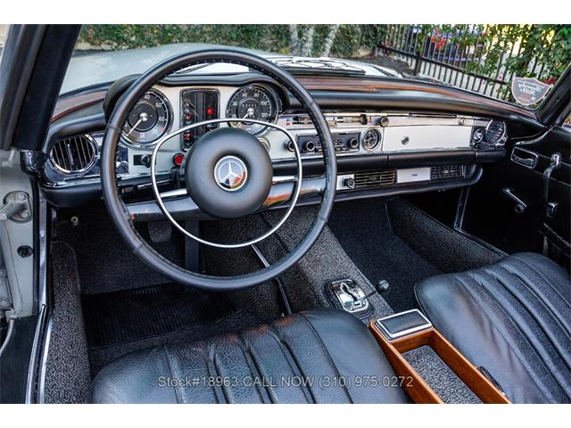 1971 Mercedes-Benz 280SL (CC-2023374) for sale in Beverly Hills, California