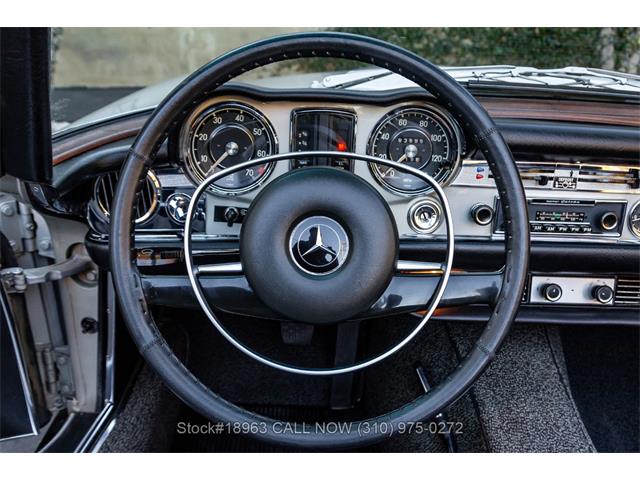 1971 Mercedes-Benz 280SL (CC-2023374) for sale in Beverly Hills, California