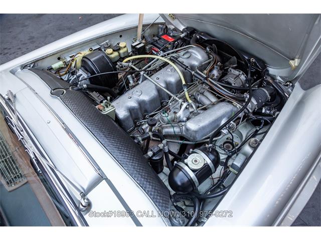 1971 Mercedes-Benz 280SL (CC-2023374) for sale in Beverly Hills, California