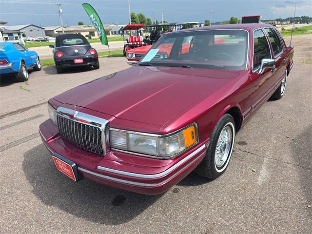 1993 Lincoln Town Car (CC-2036730) for sale in Spirit Lake, Iowa