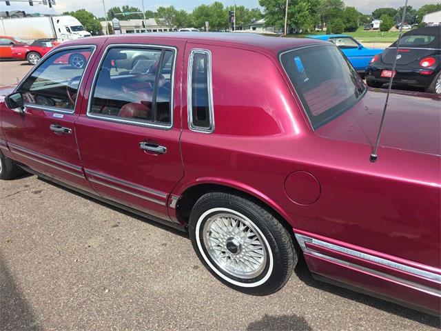 1993 Lincoln Town Car (CC-2036730) for sale in Spirit Lake, Iowa