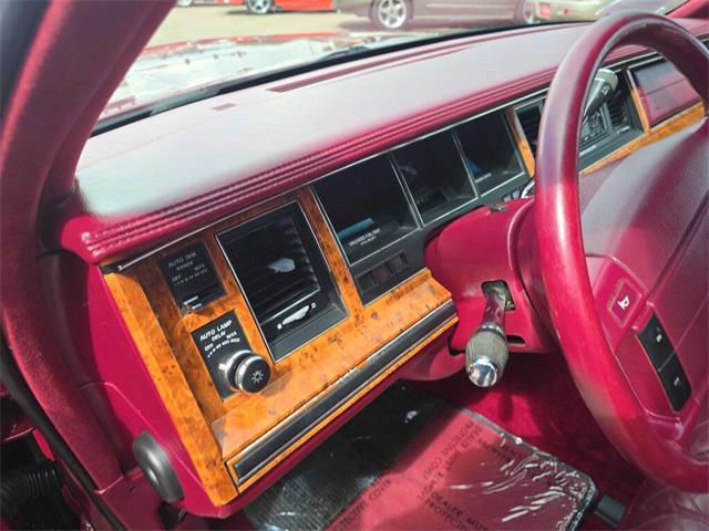 1993 Lincoln Town Car (CC-2036730) for sale in Spirit Lake, Iowa