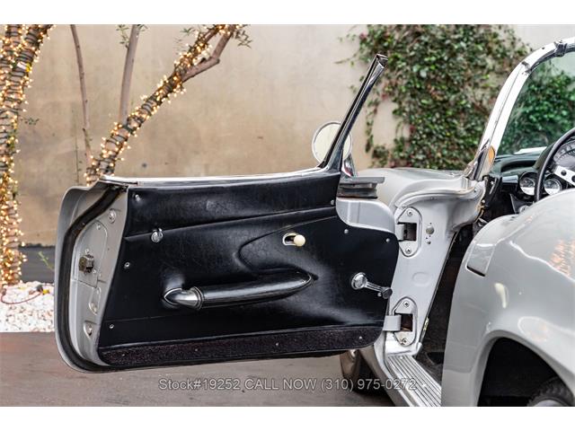 1961 Chevrolet Corvette (CC-2044512) for sale in Beverly Hills, California