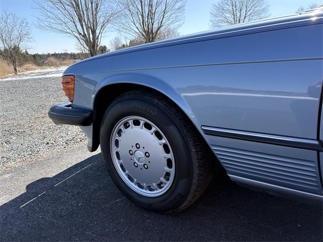 1987 Mercedes-Benz 560SL (CC-2045578) for sale in Montreal , Quebec